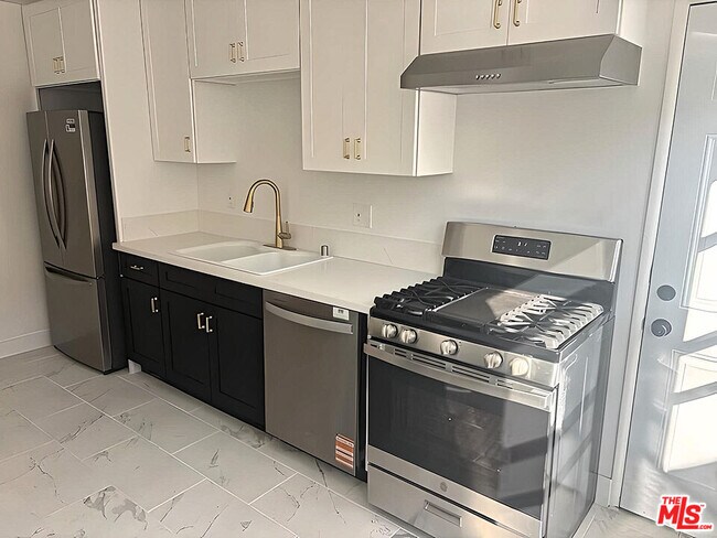 Building Photo - 2416 Boone Ave