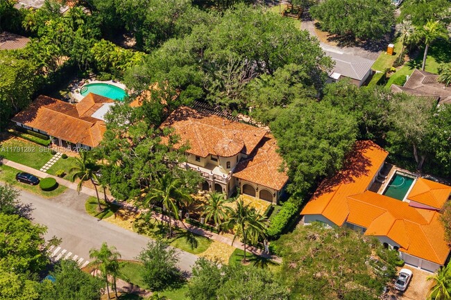 Building Photo - 6016 Leonardo St