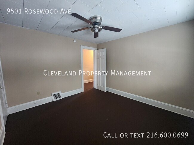 Building Photo - 9501 Rosewood Ave