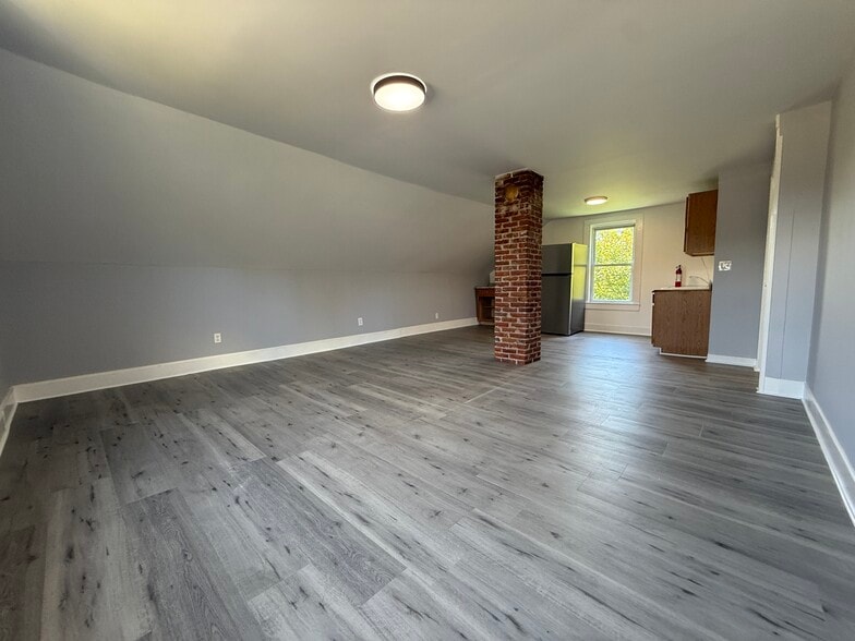 Building Photo - 33 Old Brattleboro Rd