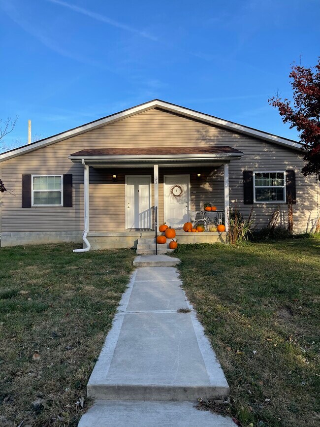 Primary Photo - 122 Chestnut St