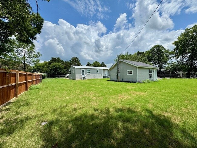 Building Photo - 5777 Co Rd 927