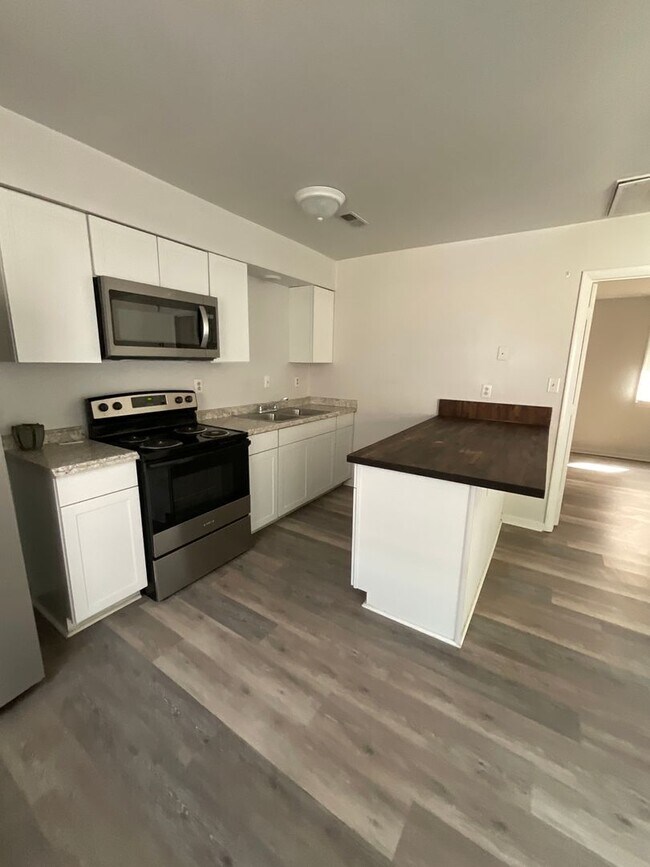 Building Photo - 3587 Gum Dr