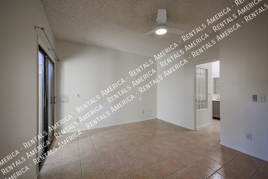 Building Photo - 4683 W Ivanhoe St