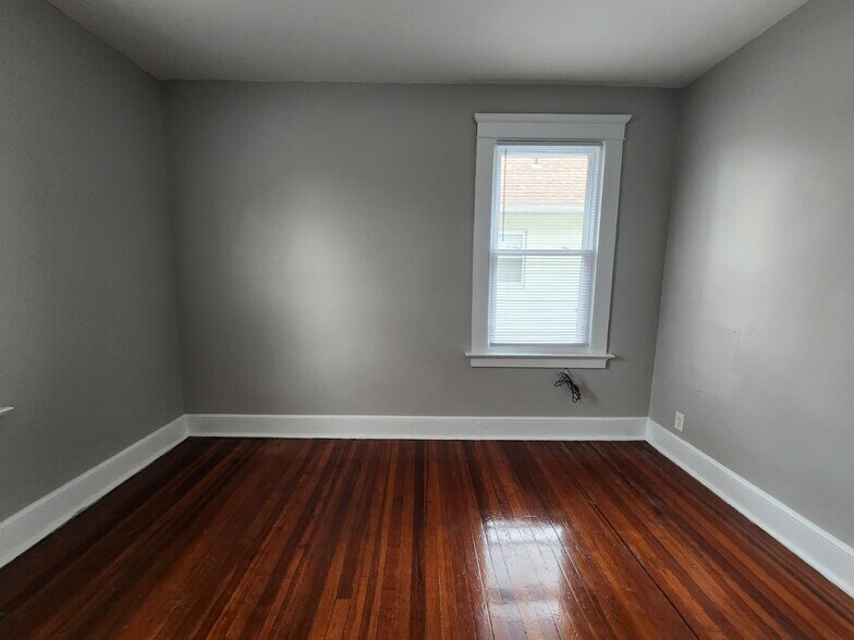 Building Photo - 64 Gorham Ave