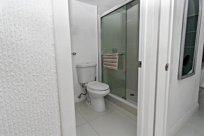 Building Photo - 1880 S Ocean Dr