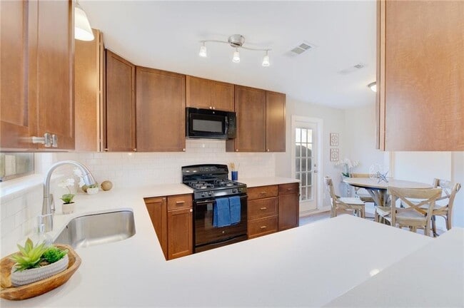 Building Photo - 1310 Radam Cir