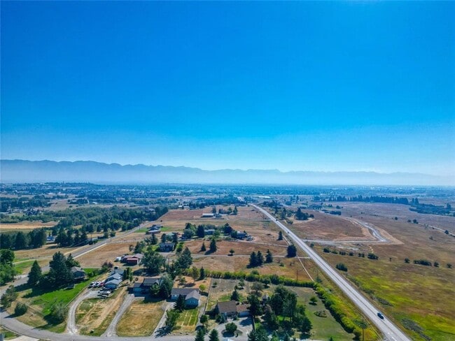 Building Photo - 296 Hartt Hill Dr