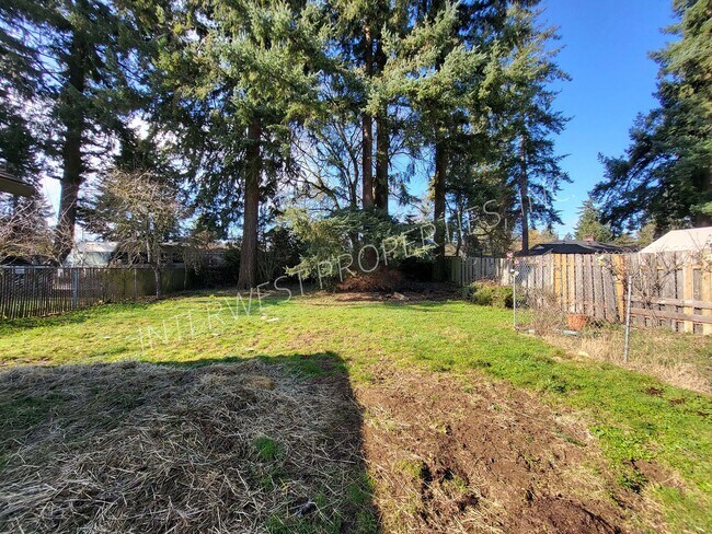 Building Photo - Charming 3 bd Home in Portland with W/D Ho...