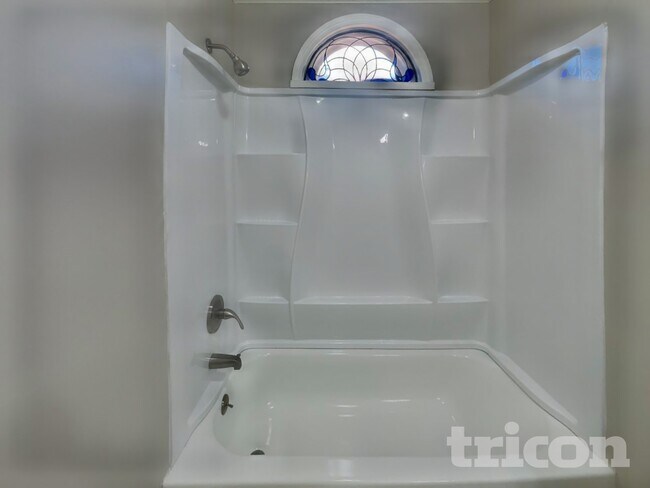 Building Photo - 6013 Rittenhouse Rd