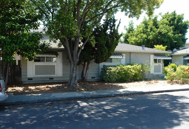 Building Photo - 885 Bing Dr