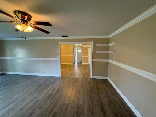 Building Photo - 10115 Patience Ln