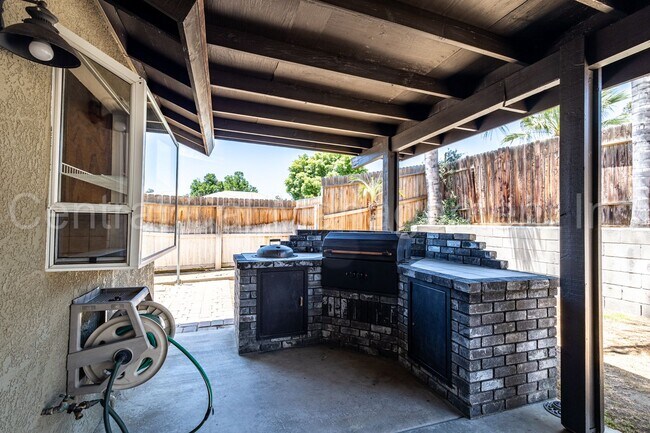 Building Photo - North Meadows - 3 Bedroom, 2 Bath Home wit...