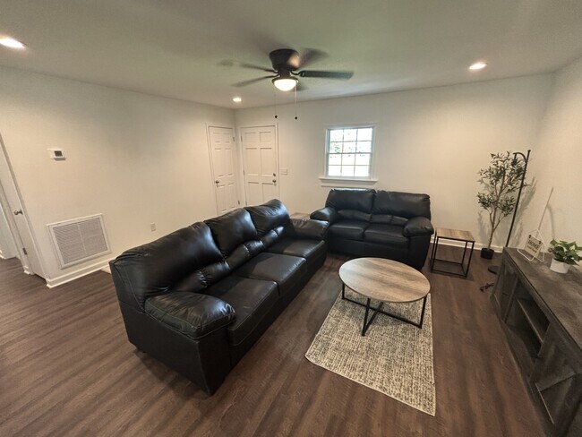 Building Photo - 1246 NC-27