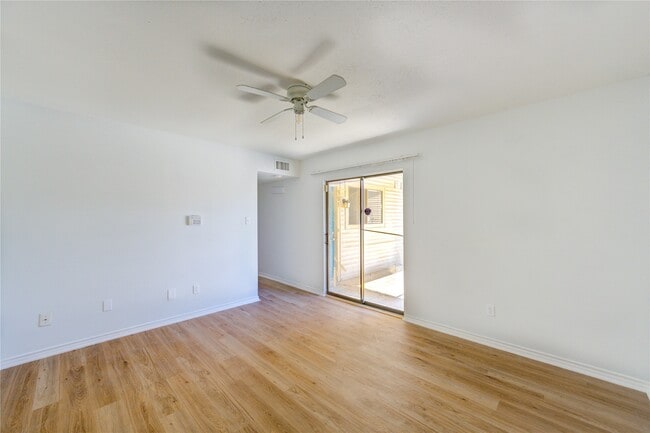 Building Photo - 6401 Deihl Rd