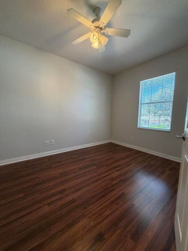 Building Photo - 3200 W Community Dr