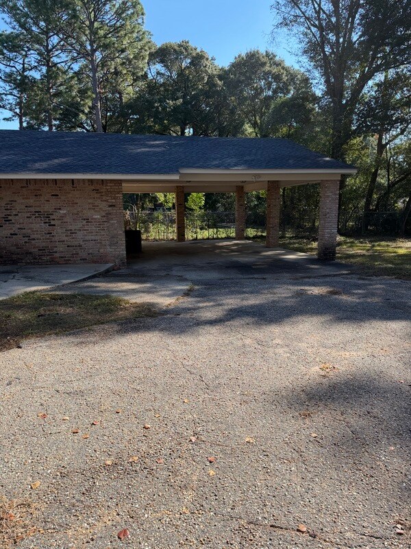 Building Photo - 4925 Janice Dr