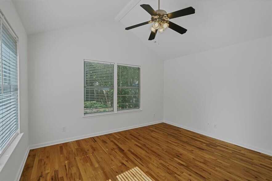 Building Photo - 3700 Harmon Ave