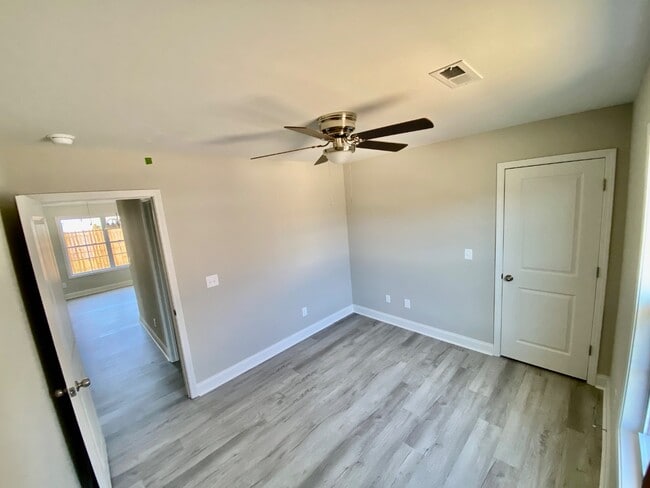 Building Photo - 3686 Saddle Rdg Dr