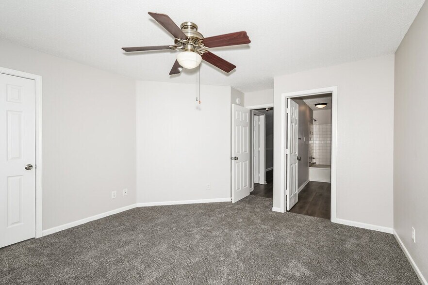 Building Photo - 1178 Kenwood Dr