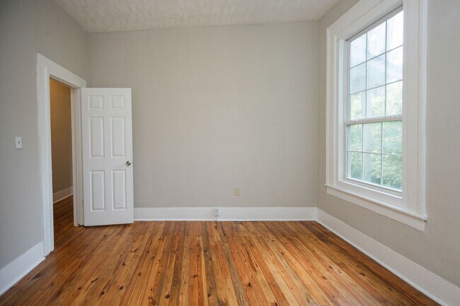 Building Photo - 315 W Chappell St