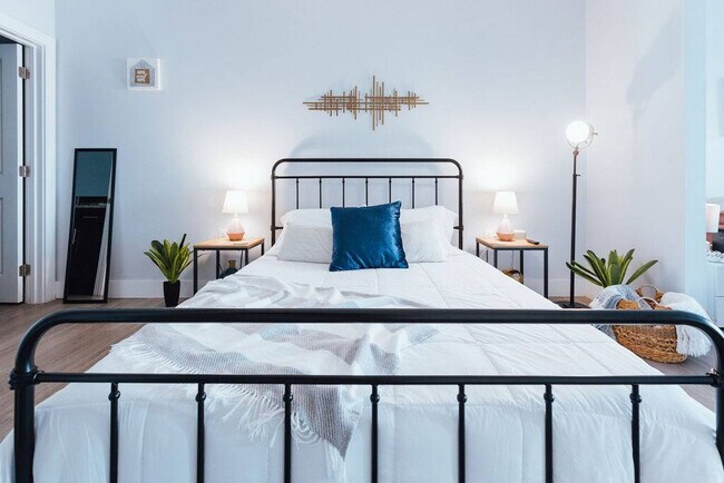 Building Photo - 202 E Main St