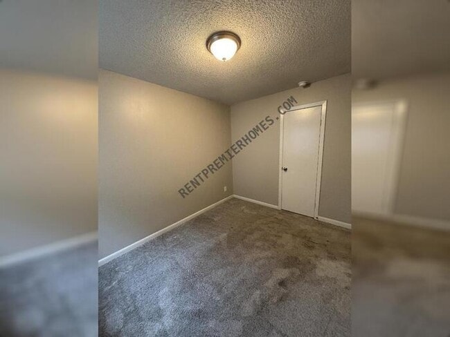 Building Photo - 1301 Liberty Dr