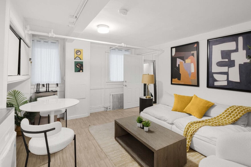 Building Photo - 173 N 7th St