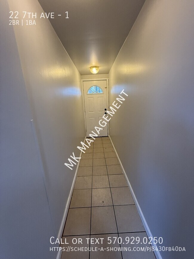 Building Photo - 22 7th Ave