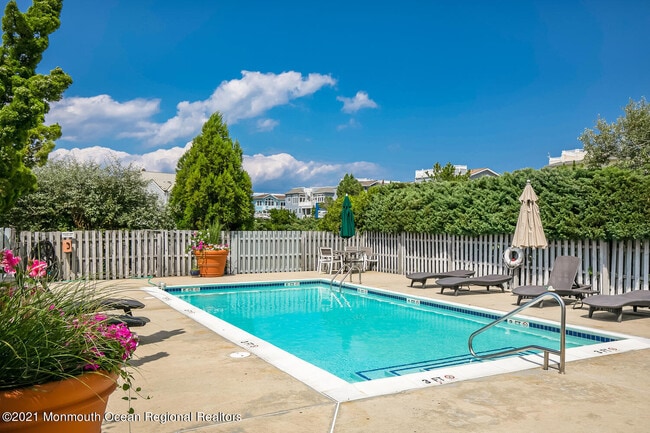 Building Photo - 1332 Ocean Ave