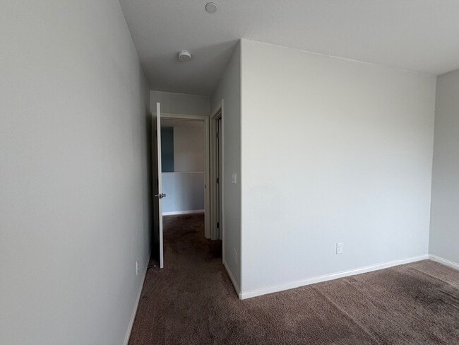 Building Photo - 4 BED 2.5 BATH 2 CAR GARAGE SINGLE FAMILY HOME W/ FULLY LANDSCAPED BACKYARD. THIS WAS FORMER MODE...