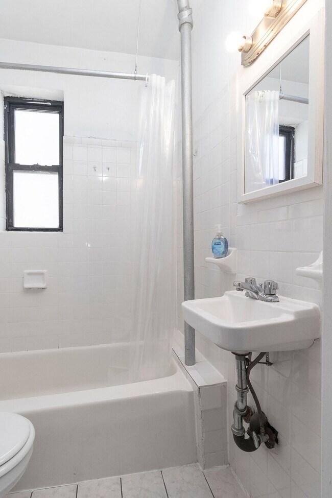 Building Photo - 315-317 East 95th Street-SI ID1032046P