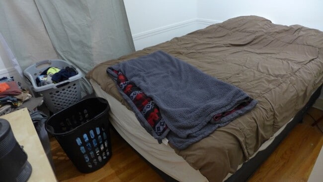 Building Photo - 136 Elgin Ave