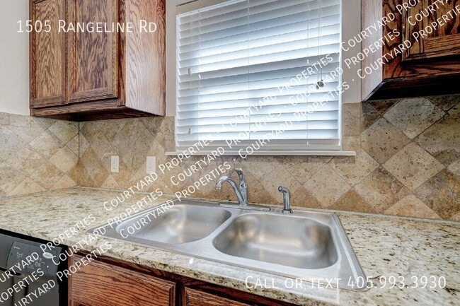 Building Photo - 1505 Rangeline Rd