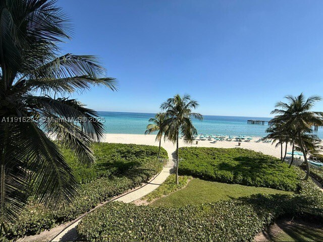 Building Photo - 16711 Collins Ave