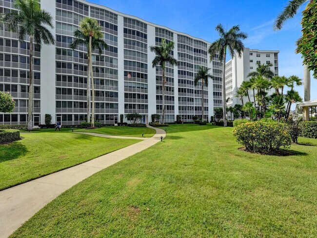 Building Photo - 3300 S Ocean Blvd