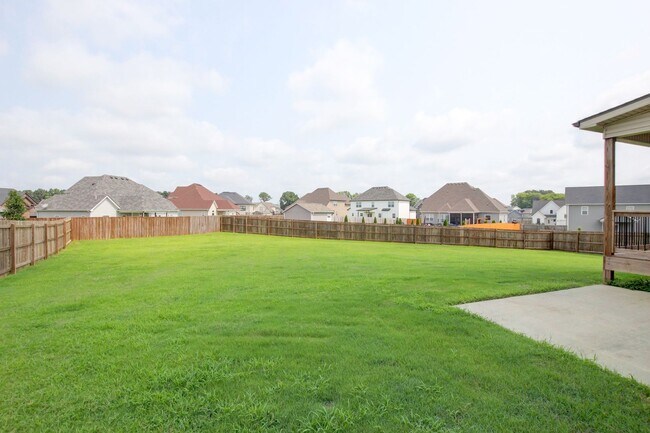 Building Photo - 230 Cotoneaster Ln