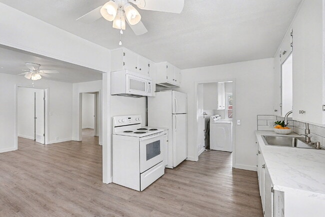 Building Photo - Completely Updated 3 Bedroom Home -  $1600/Month