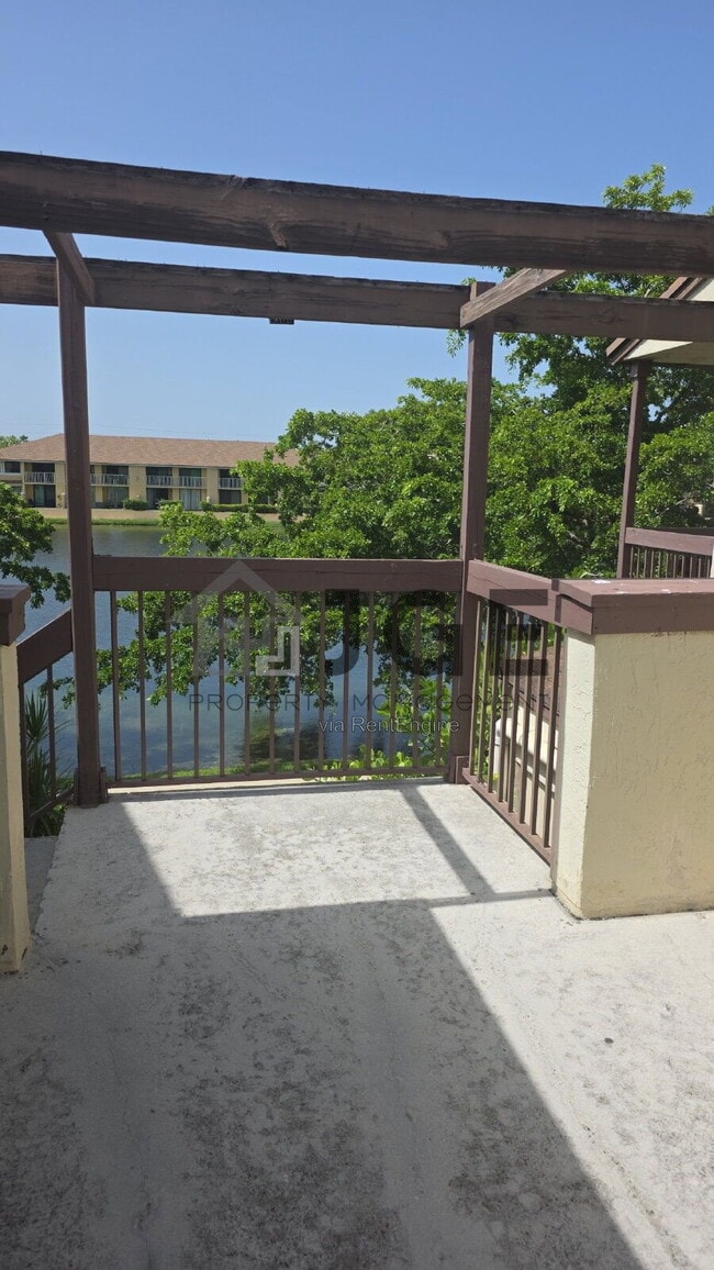 Building Photo - 475 NW 210th St