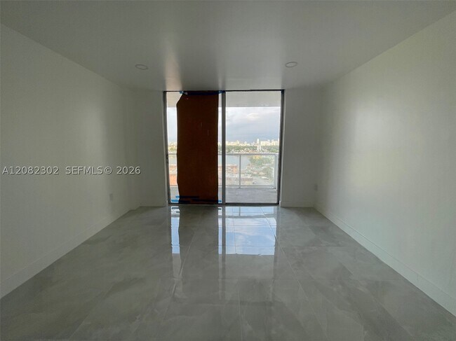 Building Photo - 1351 NE Miami Gardens Dr