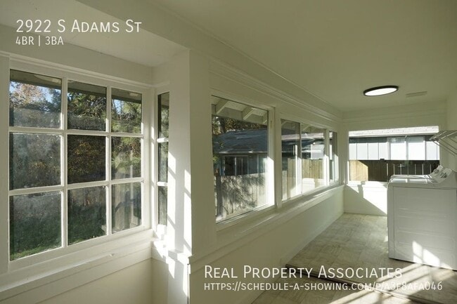 Building Photo - 2922 S Adams St