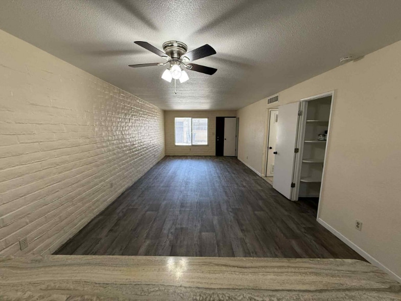 Building Photo - 2147 S Winstel Ave