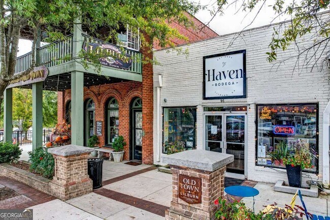 Building Photo - 144 1st Ave NW