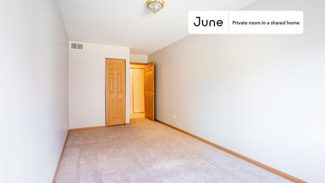 Building Photo - Room in Shared 4 bed/2.5 bath home