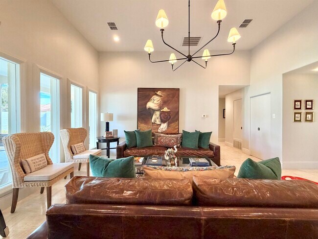 Building Photo - 205 McPherson Dr