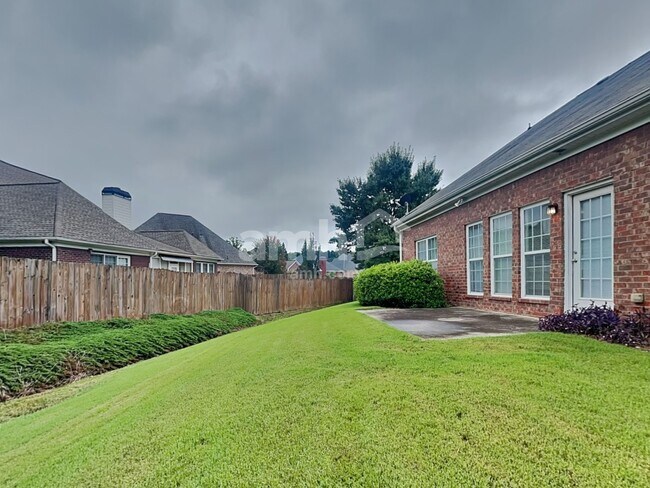 Building Photo - 2116 Benchmark Dr SW