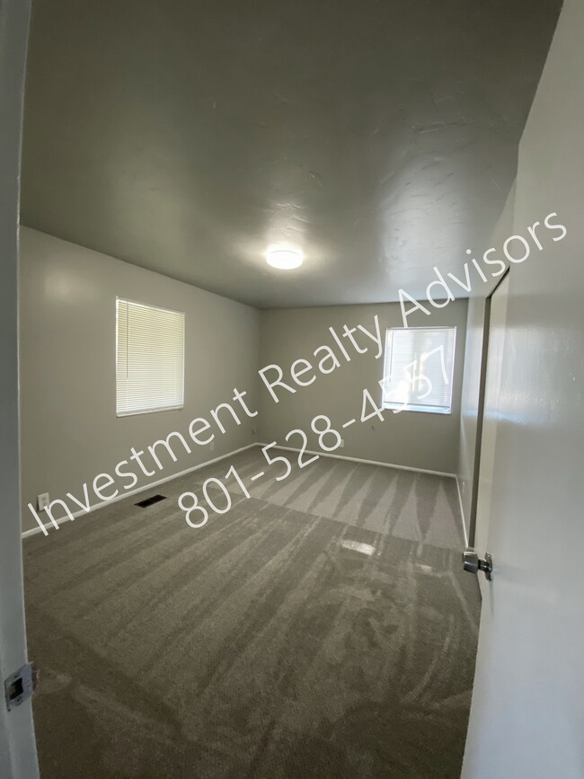 Building Photo - Two-bedroom Apartment in Salt Lake City!