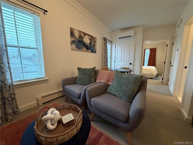 Building Photo - 1106 Main St