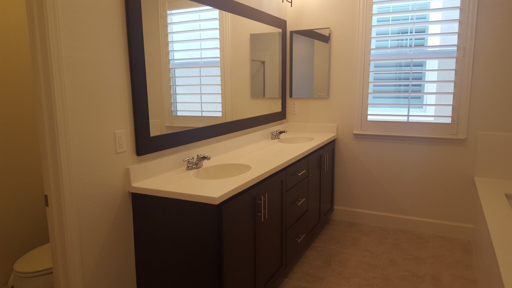 Building Photo - 2256 W Cantara Dr