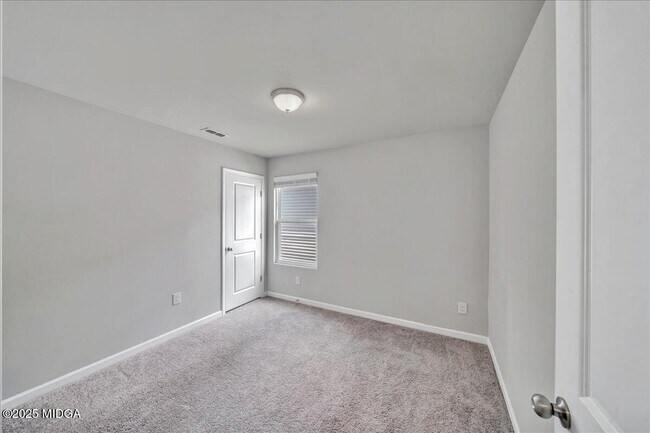 Building Photo - 116 Poplar Pass
